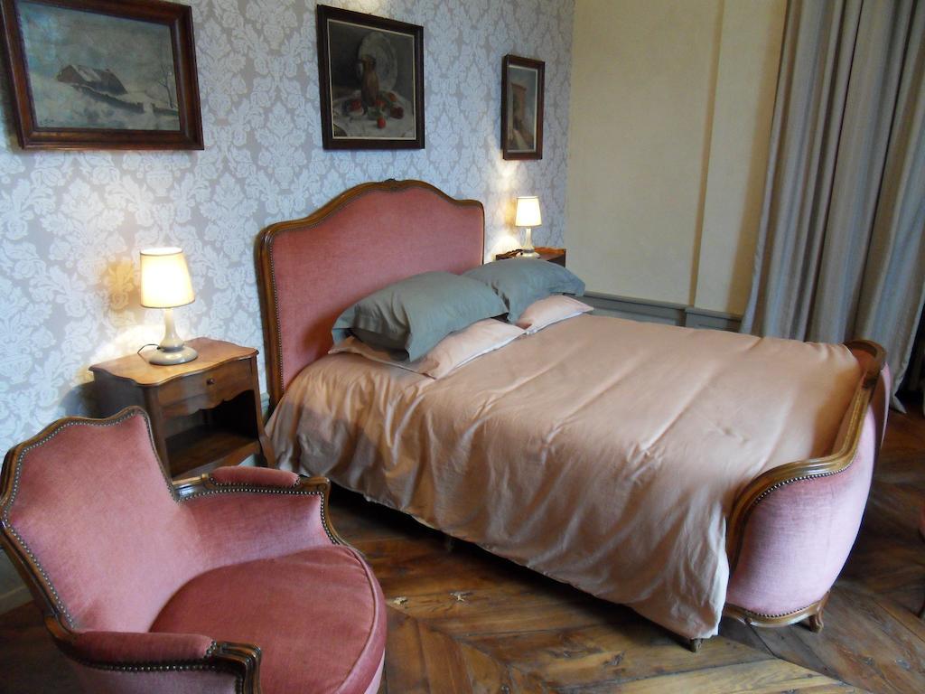 Chateau De Clermont-Saves Bed and Breakfast LʼIsle-Jourdain Værelse billede