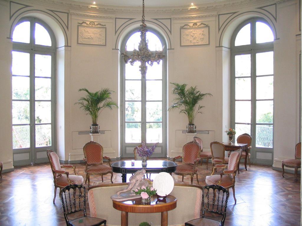 Chateau De Clermont-Saves Bed and Breakfast LʼIsle-Jourdain Eksteriør billede
