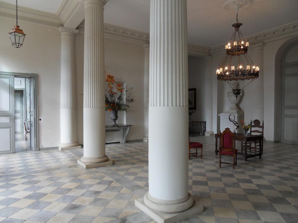 Chateau De Clermont-Saves Bed and Breakfast LʼIsle-Jourdain Eksteriør billede